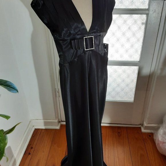 💗 Marilyn Monroe-style Petite 8 Formal Dress with Diamonte Buckle - full length - Picture 2 of 10